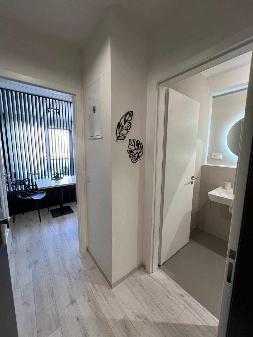 M&M1 Studio Apartment Near Center With Free Parking - Ac Kosice Ngoại thất bức ảnh
